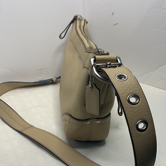 Coach F12321 Tan Pebbled Leather - Picture 2 of 8